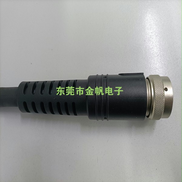 圆形金属航插+直形插头长网尾抗摇摆